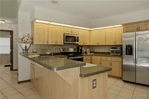 Kitchen - 390 W Britain St, Hernando, FL 34442 photo 5 of 5