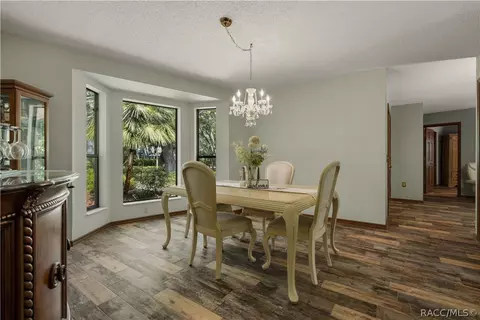 Dining - 390 W Britain St, Hernando, FL 34442 photo 1 of 5