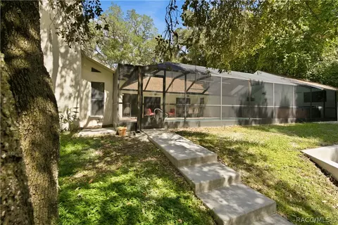 Exterior - 390 W Britain St, Hernando, FL 34442 photo 12 of 18