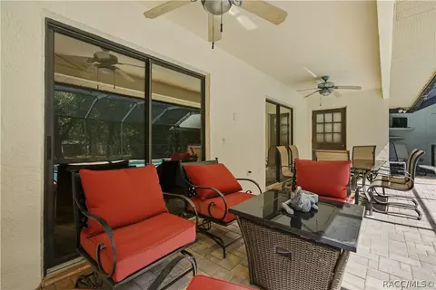 Exterior - 390 W Britain St, Hernando, FL 34442 photo 9 of 18