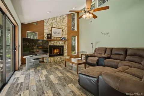 Living - 390 W Britain St, Hernando, FL 34442 photo 2 of 4