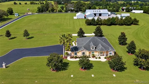 6147 White Rd, Brooksville, FL 34602