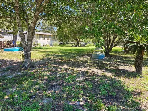 5761 S Greenfield Ter, Homosassa, FL 34446