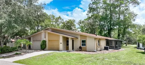 85 Golfview Dr, Homosassa, FL 34446