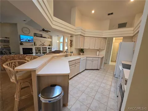 Kitchen - 782 E Keller Ct, Hernando, FL 34442 photo 3 of 5
