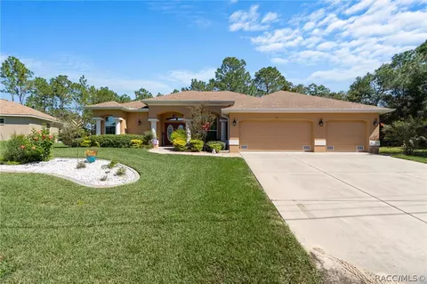 39 Linder St, Homosassa, FL 34446