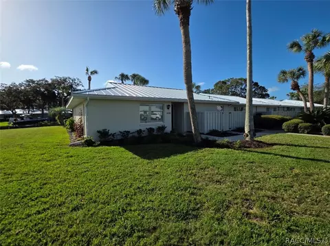 11612 W Kingfisher Ct, Crystal River, FL 34429