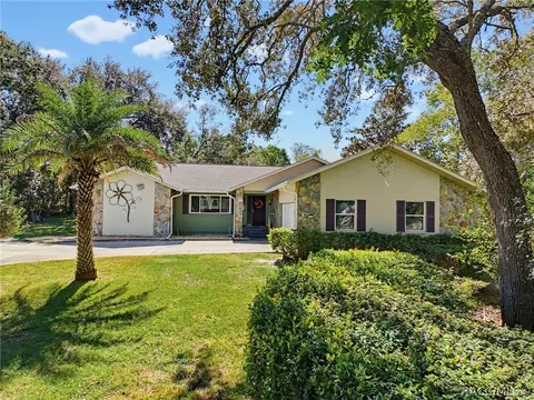 3 Village Center Dr, Homosassa, FL 34446