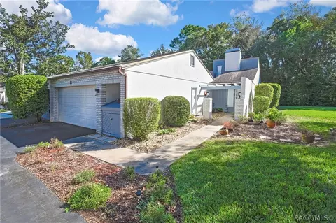8 Pinewood Gdns, Homosassa, FL 34446