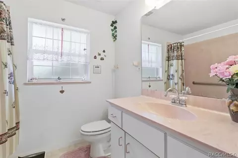 Bath - 337 E Buckingham Dr, Lecanto, FL 34461 photo 1 of 3