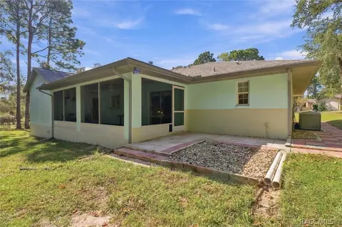 Exterior - 337 E Buckingham Dr, Lecanto, FL 34461 photo 3 of 4