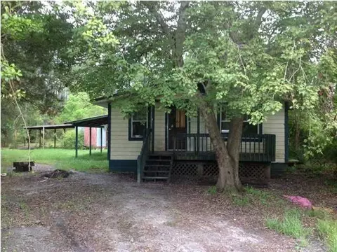 185 Palmetto Dr, Overstreet, FL 32456