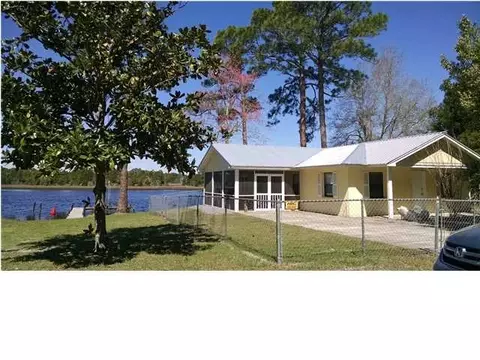 605 Riverview Dr, Carrabelle, FL 32322 photo 1