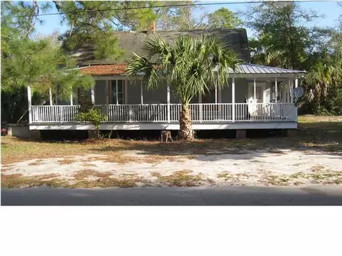 112 E Meridian Ave, Carrabelle, FL 32322 photo 1