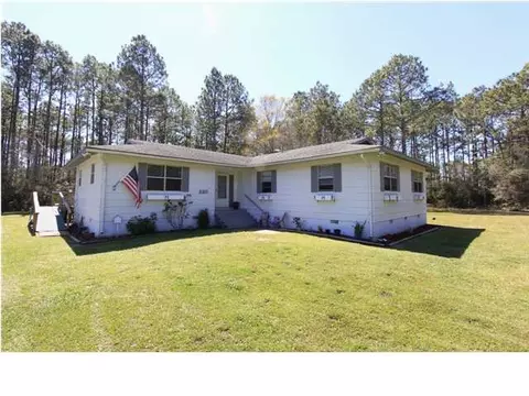 220 Forest St, Overstreet, FL 32456