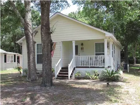 604 4th St, Carrabelle, FL 32322 photo 1