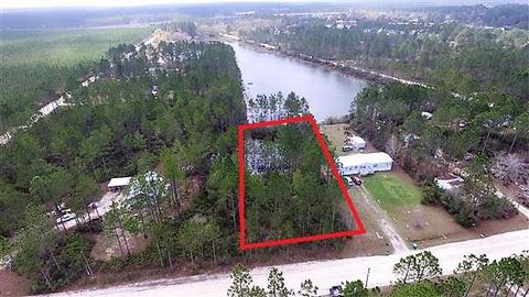 15 Sparrow St, Overstreet, FL 32465