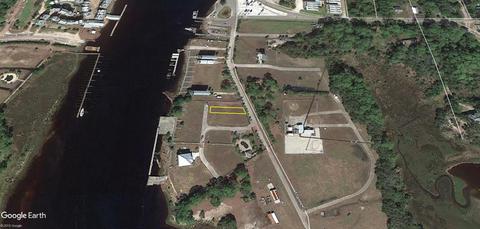 830 Mariners Ct, Carrabelle, FL 32322 photo 1