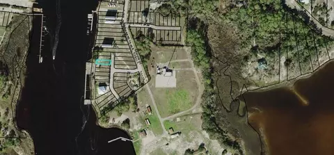 835 Mariners Ct, Carrabelle, FL 32322 photo 1