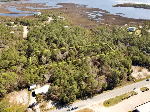 114 Timber Ln, Carrabelle, FL 32322 photo 1