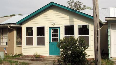 37 E Pine St # -3, Carrabelle, FL 32322 photo 2