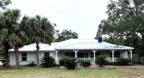 604 Gulf Ave, Carrabelle, FL 32322 photo 1
