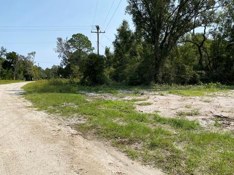 712 4th St, Carrabelle, FL 32322 photo 3