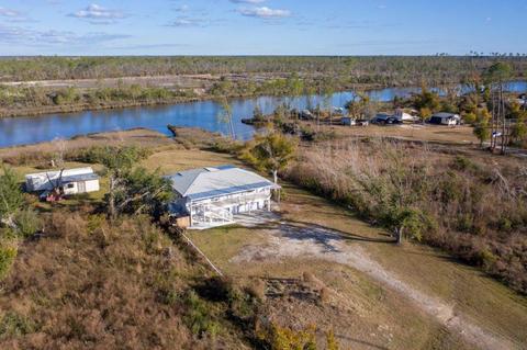 178 Canal Dr, Overstreet, FL 32456