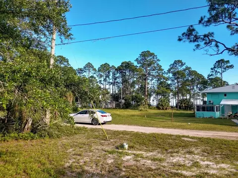 1723 Spacey Dr, Carrabelle, FL 32322 photo 9