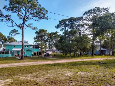 1723 Spacey Dr, Carrabelle, FL 32322 photo 10