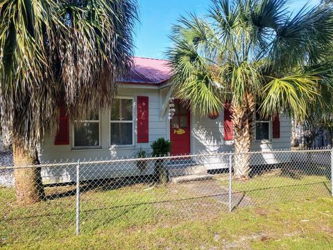 805 Three Rivers Rd, Carrabelle, FL 32322 photo 1
