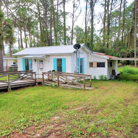 305 Ave B, Carrabelle, FL 32322 photo 1