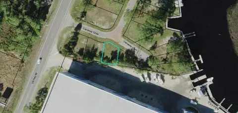 1574 Carraway Cir, Carrabelle, FL 32322