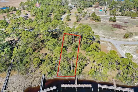 523 Shellys Loop Rd, Carrabelle, FL 32322 photo 1