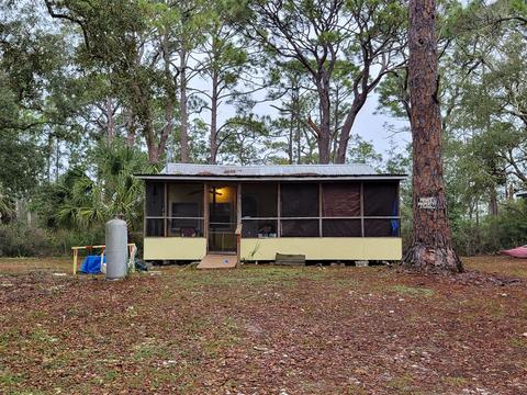 1737 Spacey Dr, Carrabelle, FL 32322 photo 1