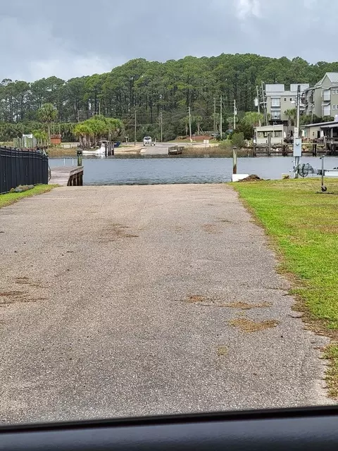 105 S Mariners Way, Carrabelle, FL 32322 photo 2