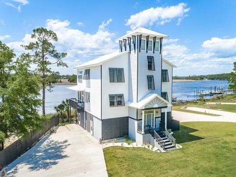 601 River View Dr, Carrabelle, FL 32322 photo 1