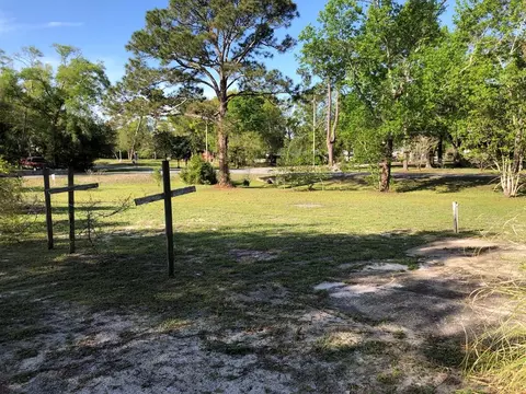 912 Ave D, Carrabelle, FL 32322 photo 1