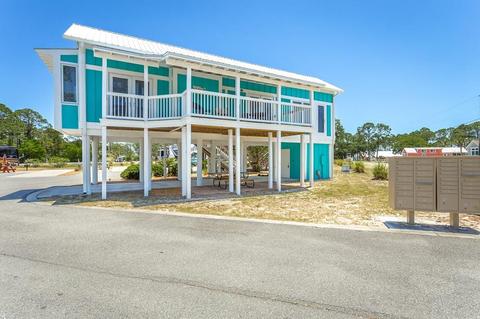 102 Haven Ct, Carrabelle, FL 32322 photo 1