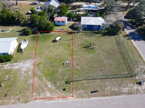 2432 Park Ave, Port St. Joe, FL 32456