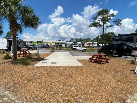 118 Haven Ct, Carrabelle, FL 32322 photo 1