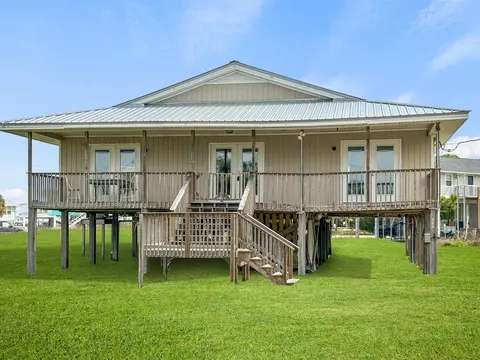 347 Patton St, Saint George Island, FL 32328
