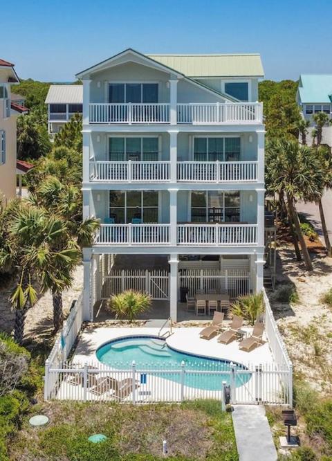 2228 Sailfish Dr, Saint George Island, FL 32328