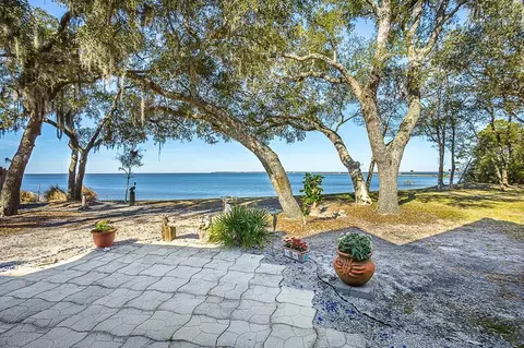 41 S Bay Shore Dr, Eastpoint, FL 32328