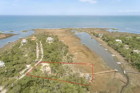 1909 Indian Harbor Rd, Saint George Island, FL 32328