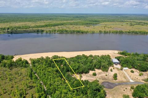 192 River Chase Rd, Apalachicola, FL 32320