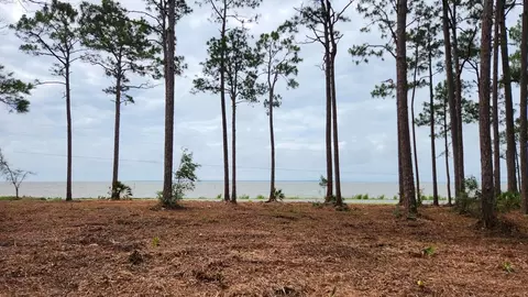 1347 Hwy 98, Eastpoint, FL 32328