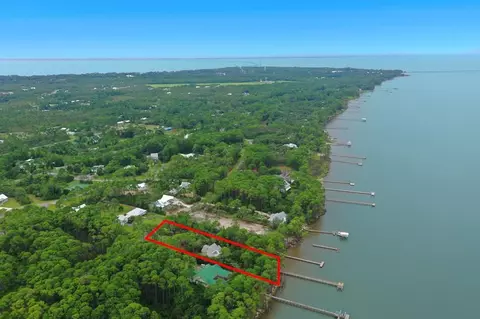 303 Magnolia Bay Dr, Eastpoint, FL 32328