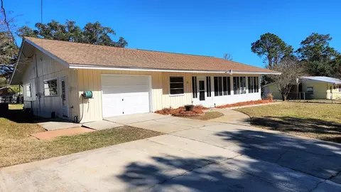 115 Idaho St, Lanark Village, FL 32323