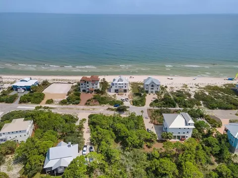 2156 Tarpon Ln, Saint George Island, FL 32328
